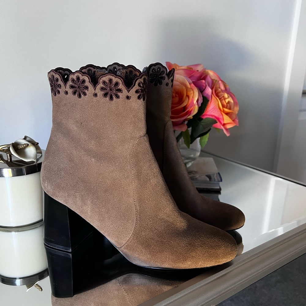 Chic Brown Ankle Boots with Black Heel